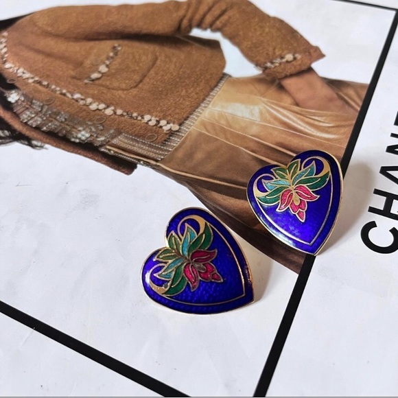 Vintage Enamel Heart Shaped Floral Blue Gold Post Earrings - Picture 3 of 4